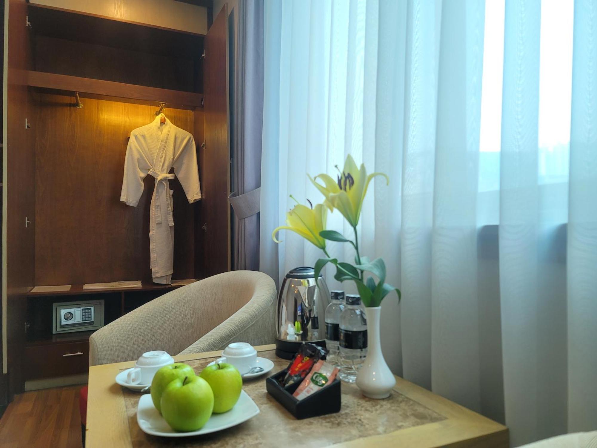 Luxeden Hotel Hanoi Exterior foto